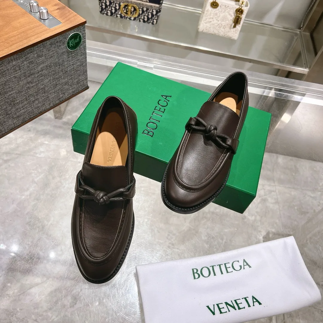 [BV] Top P: 840💰 Size: Female 35-39 (Female 40 custom-made) Male 39-44 (38.45 non-refundable) Bottega Veneta 2025 counter model! Small round toe loafers! Imported leather outsole! Imported grained cowhide! Solid color Niuli! !